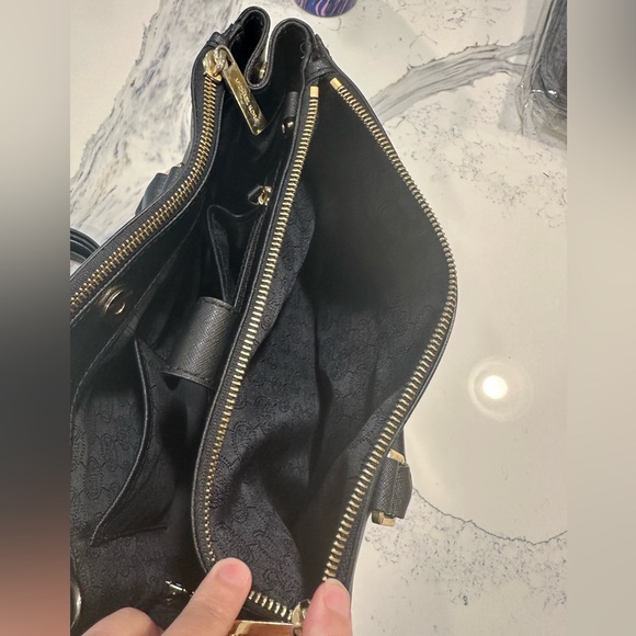 Michael Kors Purse with Crossbody Strap EUC - Picture 8 of 11